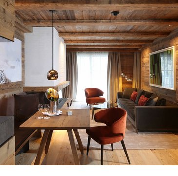 Essbereich in der Senior Suite im Severin*s – The Alpine Retreat
